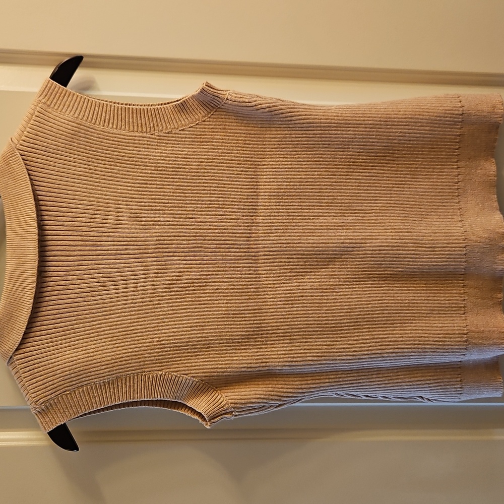 NWOT Gilli Tan Ribbed Button-Down Sweater Vest, L | Academia, Preppy, Knit Vest - Picture 6 of 9